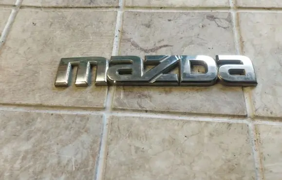 Mazda 5 Manufacturers badge/model letters G21B51711