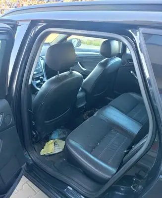 Ford Mondeo Mk III Rubber seal loading door 