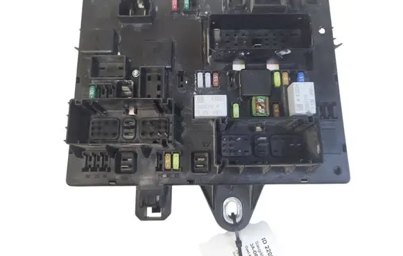Opel Astra J Fuse module 365927271