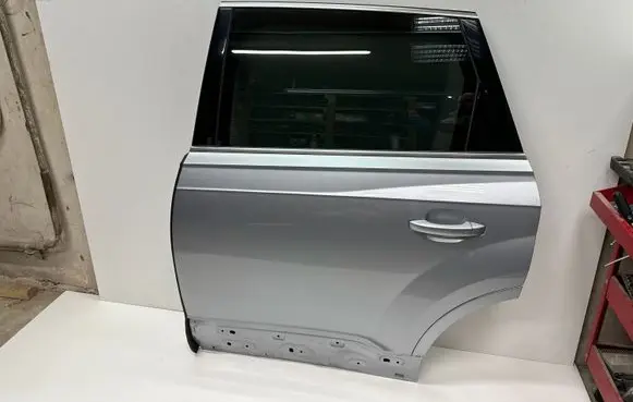 Audi Q7 4M Rear door LZ7G