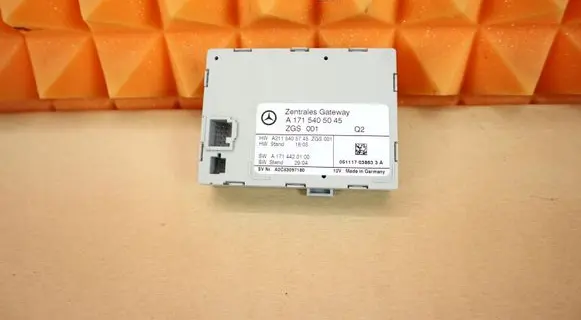 Mercedes-Benz SLK R171 Gateway control module 1715405045 A1715405045