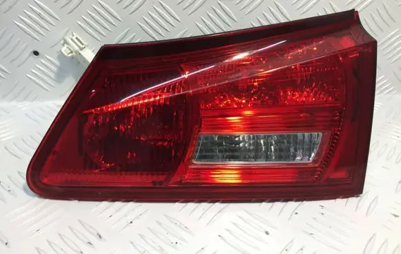 Lexus IS 220D-250-350 Tailgate rear/tail lights