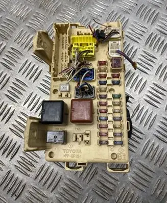 Toyota Avensis Verso Fuse box set 8922144030