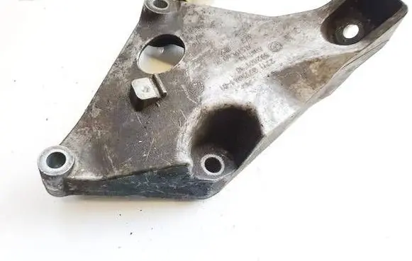 BMW 3 E90 E91 Engine mounting bracket 2211677504101