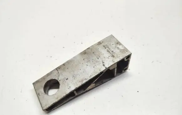 Mercedes-Benz S W222 Radiator mount bracket 2226261331