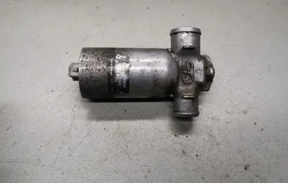 BMW 5 E39 Idle control valve (regulator) 1744713
