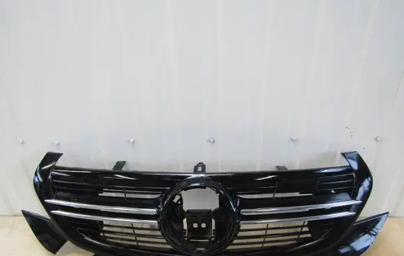 Mercedes-Benz E AMG W210 Front bumper upper radiator grill A2938883800