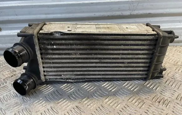 Citroen DS5 Intercooler radiator 9684212480