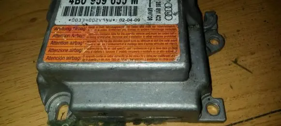 Audi A6 S6 C5 4B Airbag control unit/module 4B0959655M 0285001432