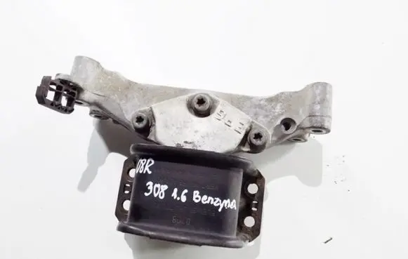 Peugeot 308 Engine mount bracket