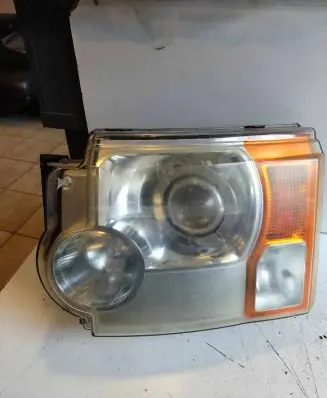Land Rover Discovery 3 - LR3 Headlight/headlamp XBC001132