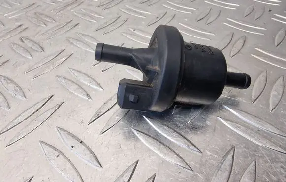 Audi A8 S8 D2 4D Vacuum valve 0280142308 077133517C