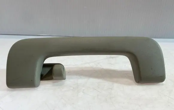 Audi Q7 4L Rear interior roof grab handle 8P0857608E