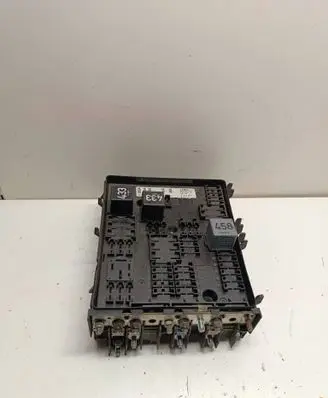 Volkswagen Golf V Fuse module 1K0937124H 015345021