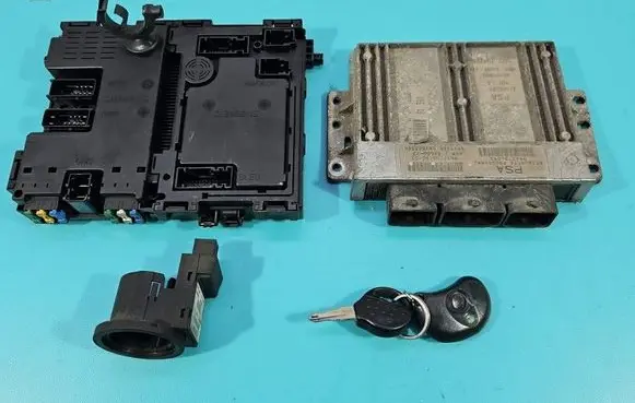 Peugeot 206 Engine control unit/module ECU 9643134680 IMPRK1601818