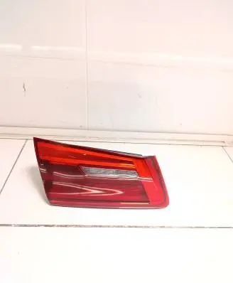 Tailgate rear/tail lights
