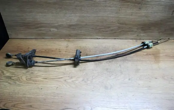 Opel Vectra C Gear shift cable linkage 55355351