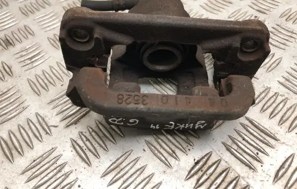 Nissan Juke I F15 Rear brake caliper