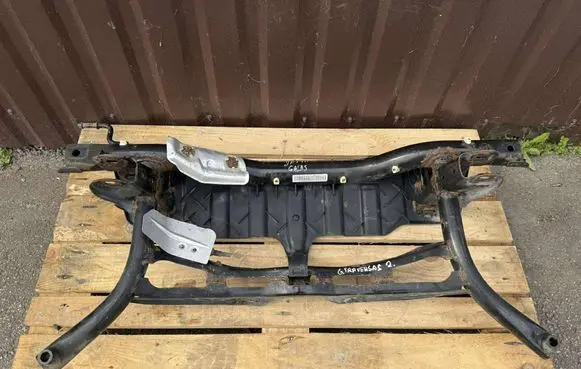 Volkswagen Jetta VI Rear subframe 5C0500025