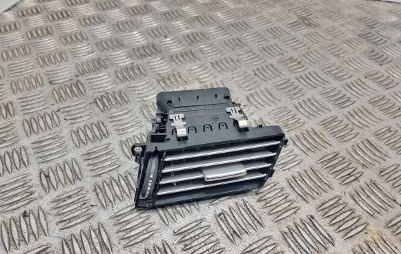Mercedes-Benz E W212 Dashboard side air vent grill/cover trim 06822001 A2128300254