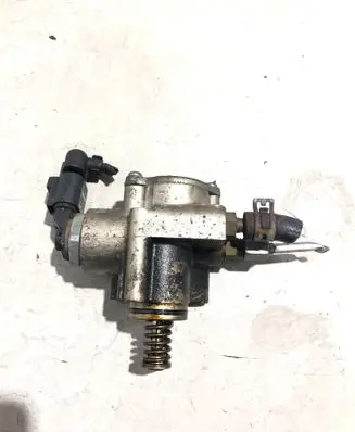 Volkswagen Golf Plus Fuel injection high pressure pump 03C127025R
