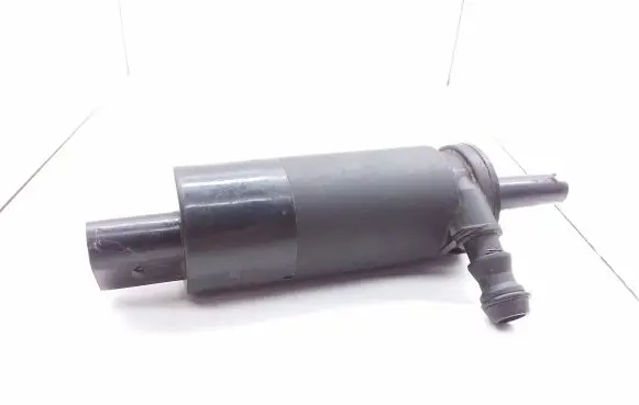 Volkswagen PASSAT B6 Headlight washer pump 3130670001