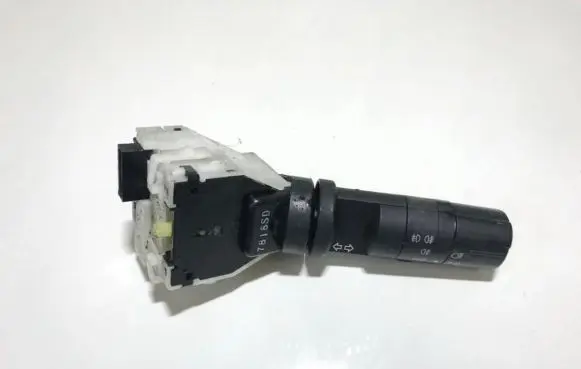 Nissan Qashqai Indicator stalk niles14425