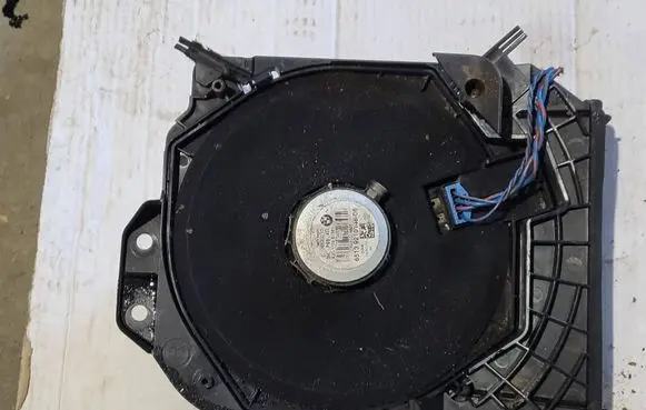BMW 1 F20 F21 Subwoofer speaker 9210148 18820010 7861881