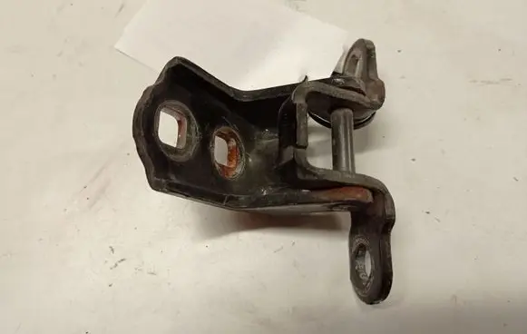 Renault Megane II Front door upper hinge