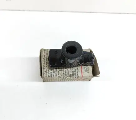 Volkswagen Golf III Other engine bay part 021905225C