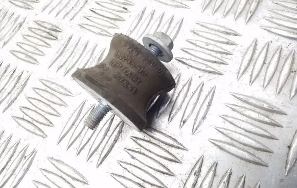 BMW 3 E90 E91 Gearbox mount 6771220