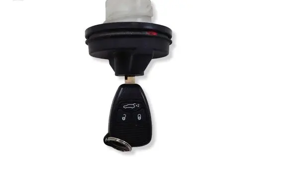 Jeep Cherokee III KJ Fuel tank cap lock 