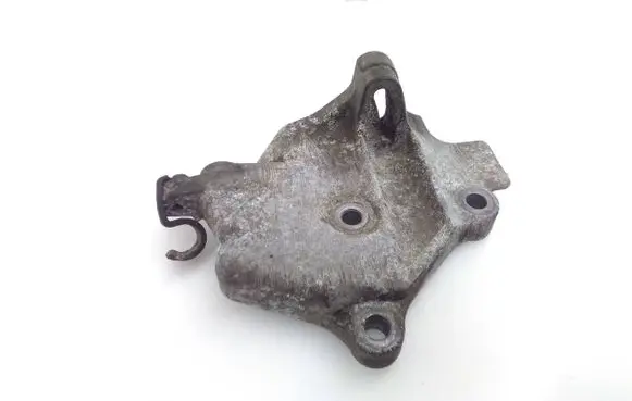Honda Accord Engine mounting bracket