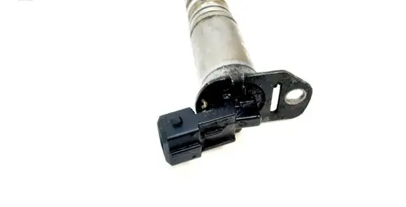 BMW 3 E90 E91 Camshaft vanos timing valve 7584115