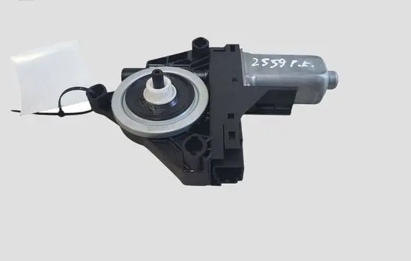 Volvo XC60 Front door window regulator motor 966268102