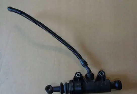 Mercedes-Benz C W204 Clutch master cylinder A2042900112