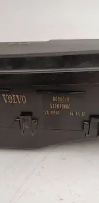 Volvo V50 Fuse box set 8688040 518818000