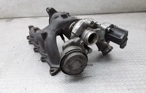 Volkswagen Golf VI Turbo 4937301002 06H145710D