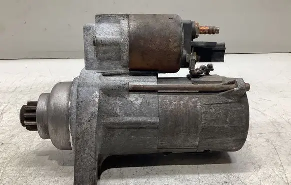 Volkswagen Golf V Starter motor 02Z911023H