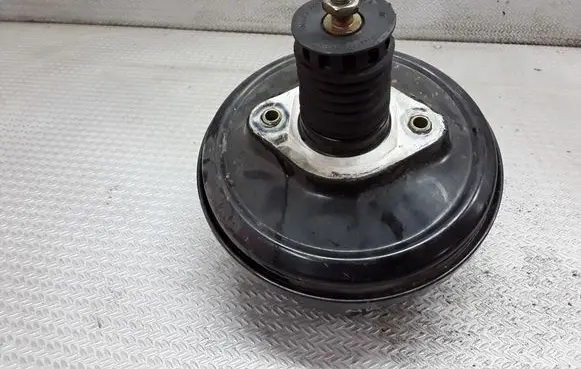 Volkswagen PASSAT B5.5 Brake booster 4B3612105A