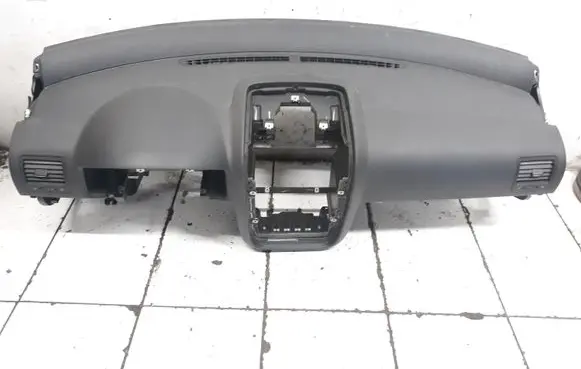 Volkswagen Golf V Dashboard 1K1858296B