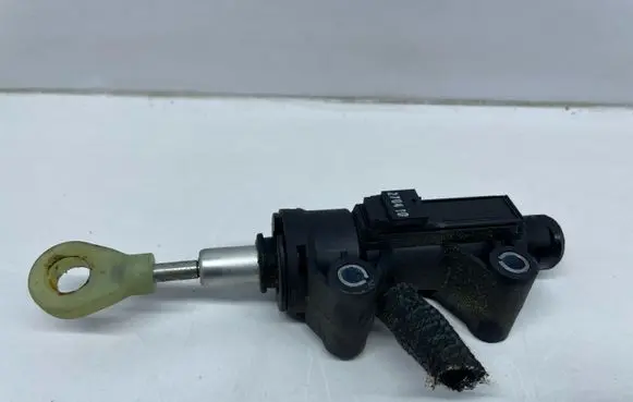 BMW X1 E84 Clutch master cylinder 13670610