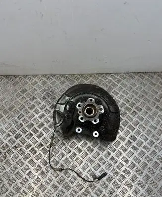 BMW 5 G30 G31 Rear wheel hub 6866337