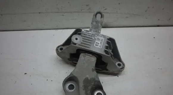 Opel Astra J Engine mount bracket 13248550