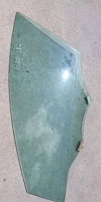 Hyundai i30 Front door window glass four-door