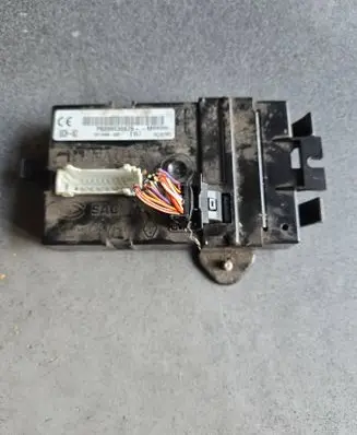 Opel Vivaro Comfort/convenience module P8200530975 03353093 281188653A