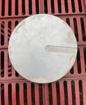 Volkswagen Golf III Original wheel cap 357601149A