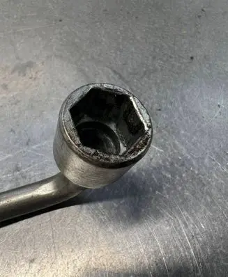 Hyundai Santa Fe Wheel nut wrench 4902300