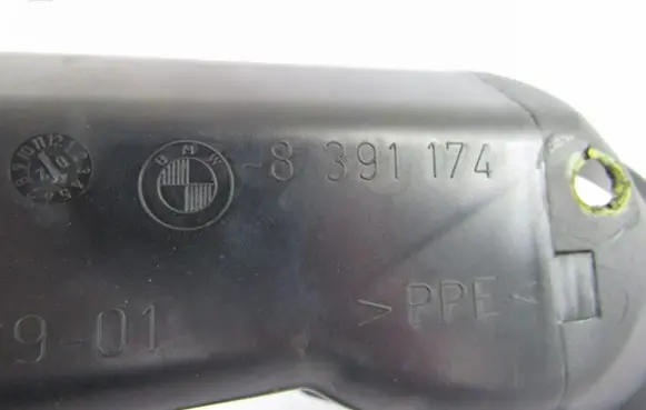 BMW 5 E39 Dash center air vent grill 8391174