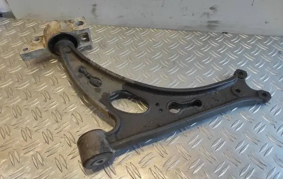 Volkswagen Touran I Front lower control arm/wishbone